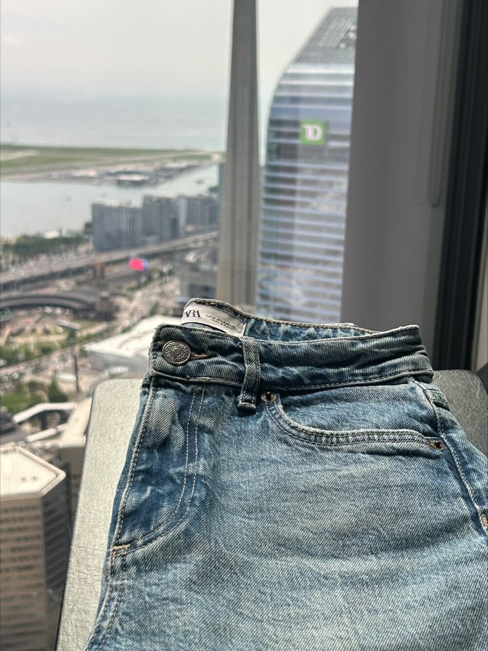 Zara Hi-Rise Straight Jeans